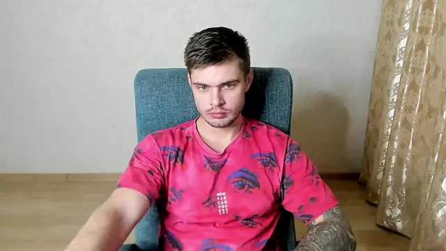 Snapshot of maks_wolfis chatting on February 9, 9:52 pm maks wolfis online show from February 9, 9:52 pm