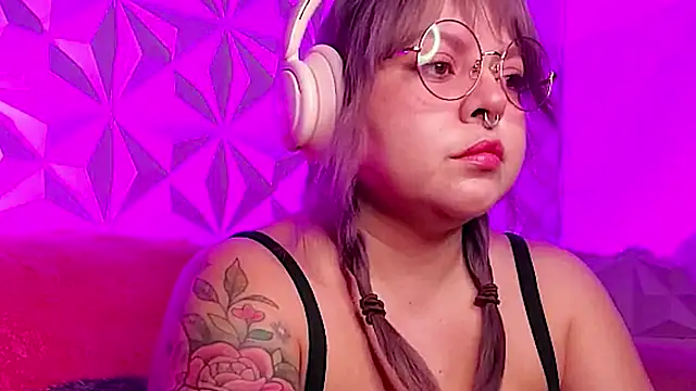 Satyn doll online show from October 26, 10:15 pm