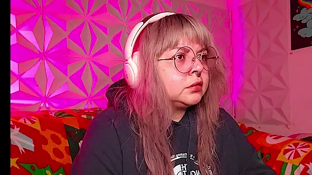 Satyn doll online show from December 21, 10:28 pm