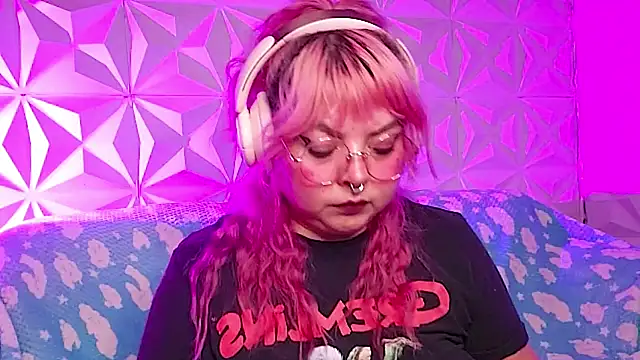 Satyn doll online show from March 1, 12:01 am