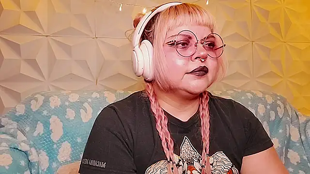 Satyn doll online show from May 15, 10:50 pm
