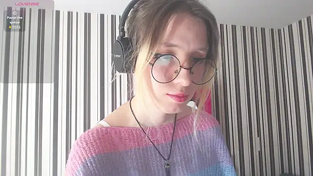  Hanna Moon  online show from December 19, 8:23 am