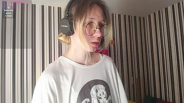  Hanna Moon  online show from January 5, 9:05 am