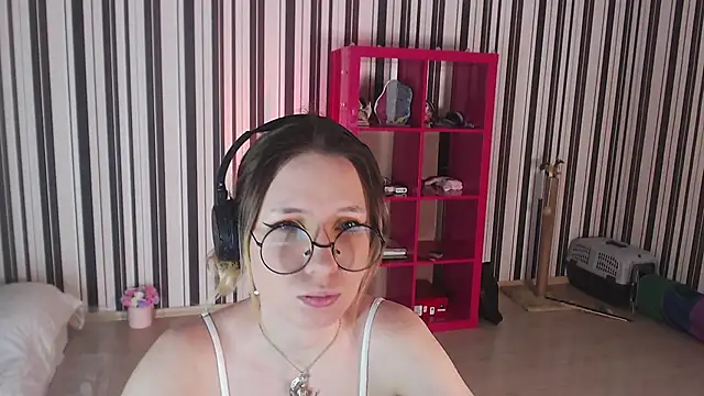  Hanna Moon  online show from January 30, 7:39 am