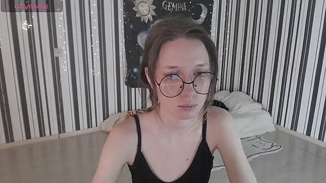  Hanna Moon  online show from October 22, 10:15 am