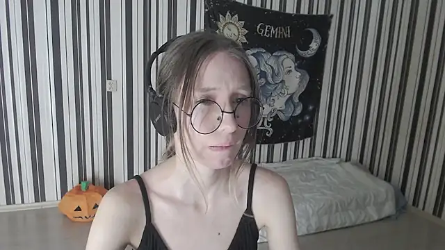  Hanna Moon  online show from November 17, 6:46 pm