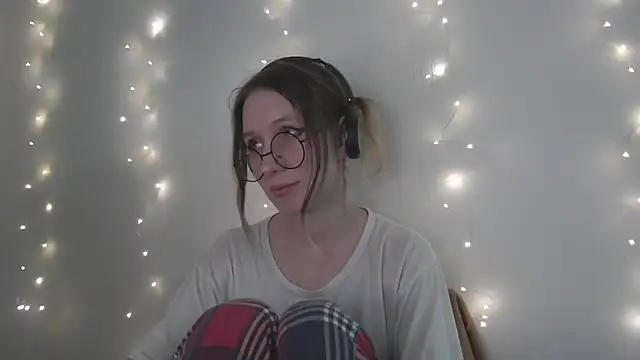  Hanna Moon  online show from December 5, 10:13 am