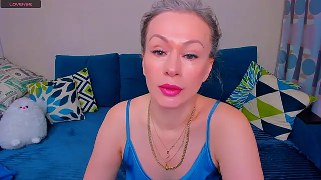 EllenMoore online show from November 4, 3:05 am