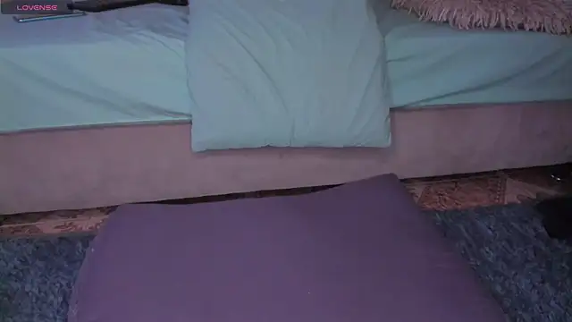 Secret chells online show from February 3, 9:18 pm