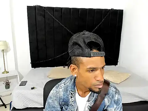 Snapshot of anhtony_wayans chatting on September 12, 12:00 am anhtony wayans online show from September 12, 12:00 am