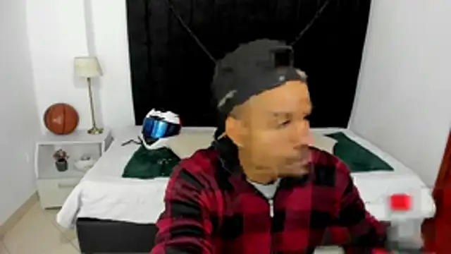 Snapshot of anhtony_wayans chatting on October 15, 12:00 am anhtony wayans online show from October 15, 12:00 am