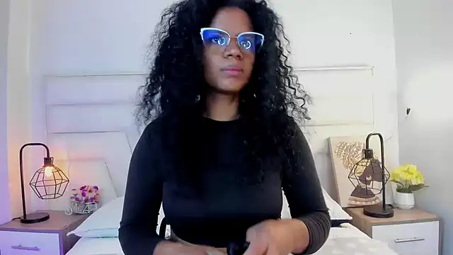 Snapshot of Ellie_Alves chatting on December 12, 3:59 pm Ellie Alves online show from December 12, 3:59 pm