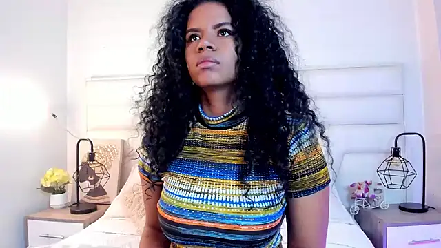 Snapshot of Ellie_Alves chatting on December 14, 3:04 pm Ellie Alves online show from December 14, 3:04 pm