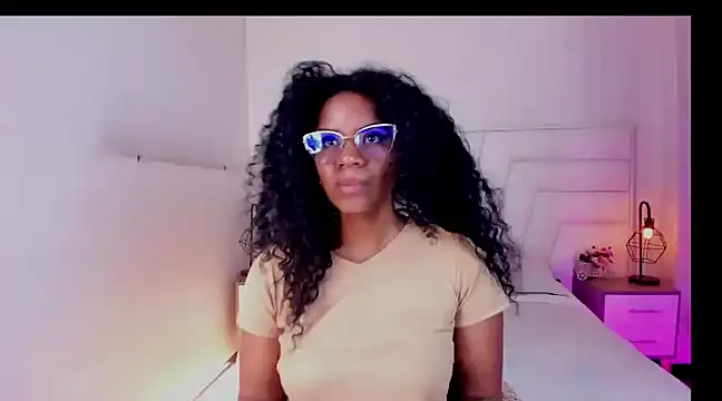 Snapshot of Ellie_Alves chatting on February 24, 1:21 pm Ellie Alves online show from February 24, 1:21 pm