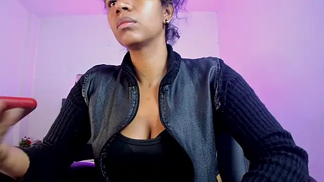 Snapshot of Ellie_Alves chatting on October 13, 2:06 pm Ellie Alves online show from October 13, 2:06 pm