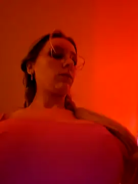 LilyOrion online show from December 5, 7:38 pm