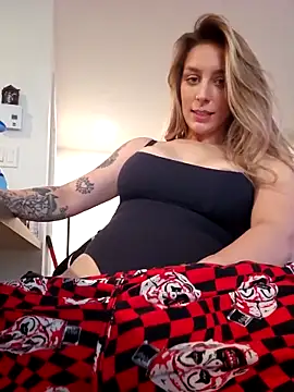 LilyOrion online show from October 25, 6:24 pm