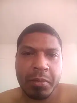 Snapshot of JohnJohn9567 chatting on May 29, 1:20 pm JohnJohn9567 online show from May 29, 1:20 pm