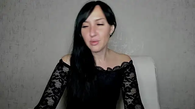 MissGulia online show from November 14, 10:29 pm