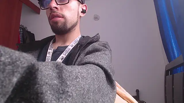 fvckolombianguyy online show from February 3, 7:31 pm