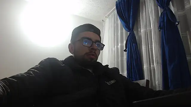 fvckolombianguyy online show from February 7, 1:36 am