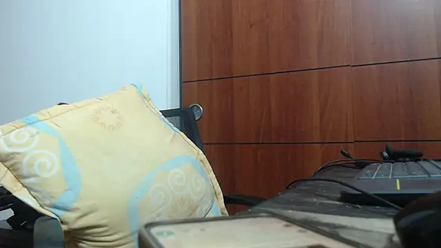 fvckolombianguyy online show from February 17, 5:14 am