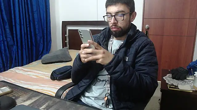 fvckolombianguyy online show from March 2, 1:36 am
