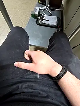 vikki432 online show from February 23, 10:07 pm