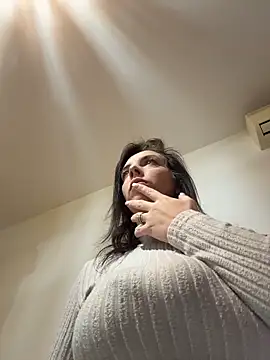 Snapshot of Almmaxxxx chatting on February 21, 5:47 pm Almmaxxxx online show from February 21, 5:47 pm