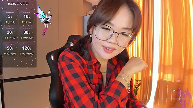 azure moon2 online show from October 6, 9:40 am