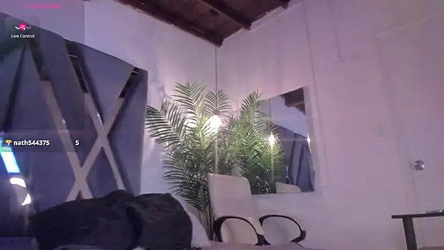 alessandra wells online show from April 10, 11:15 am