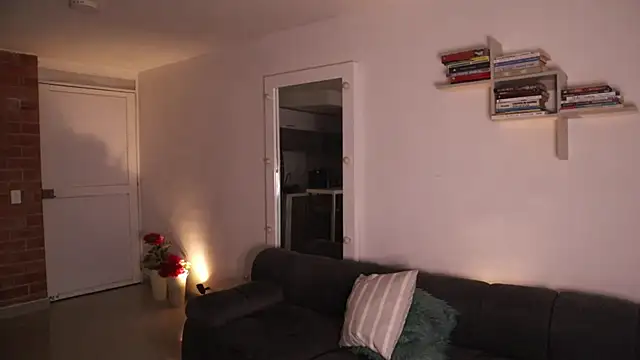  Vahos  online show from January 9, 8:10 pm