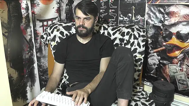 00george online show from May 26, 11:39 am