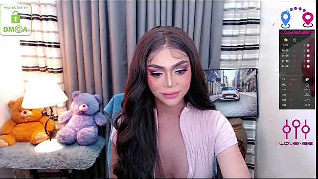 Fantacyoflove online show from October 7, 8:50 pm