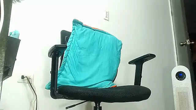 dalilasquirt1 online show from April 2, 8:34 am