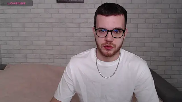 Alexxx horny online show from April 5, 5:59 am