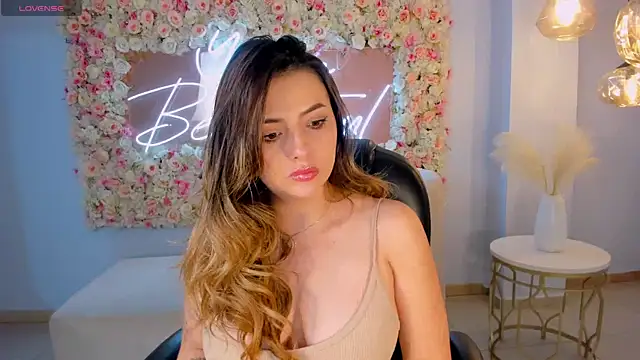 AmyWood online show from February 11, 7:02 am