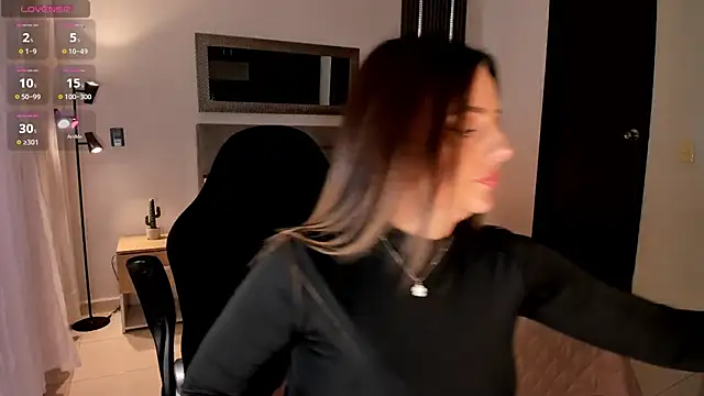 AmyWood online show from March 5, 8:10 pm