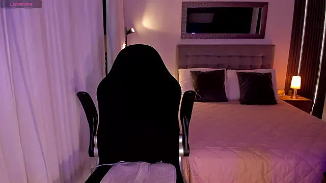 AmyWood online show from September 22, 8:11 pm