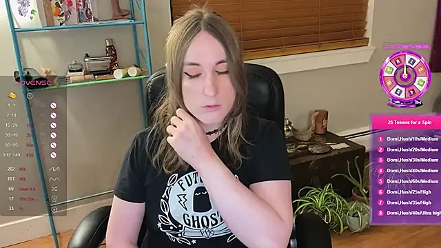 luluvaladon online show from January 21, 5:27 am