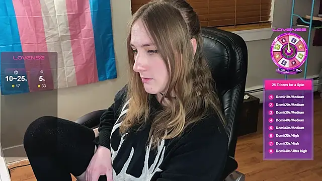 luluvaladon online show from September 19, 2:57 am