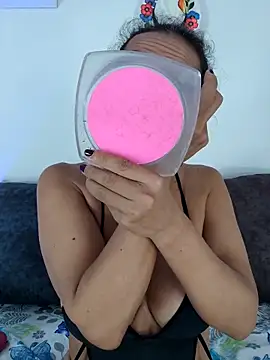 Snapshot of YOURSDEBORA chatting on October 6, 8:06 pm YOURSDEBORA online show from October 6, 8:06 pm