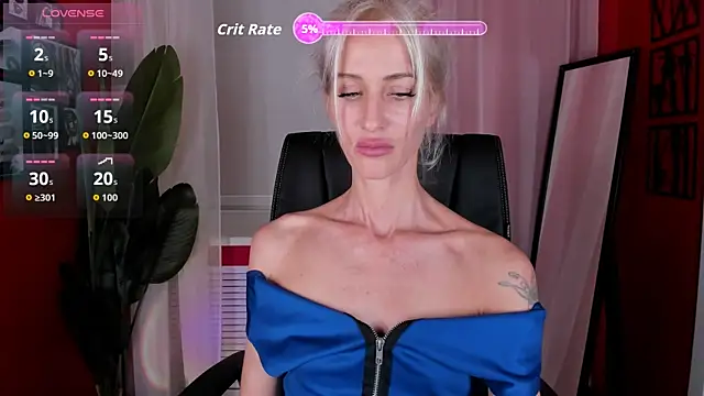 Snapshot of CindySw chatting on April 24, 10:18 am CindySw online show from April 24, 10:18 am