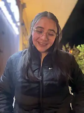 vaneelee online show from April 11, 3:22 am