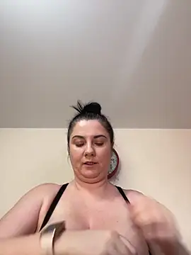 alisiaparril online show from March 19, 8:12 am