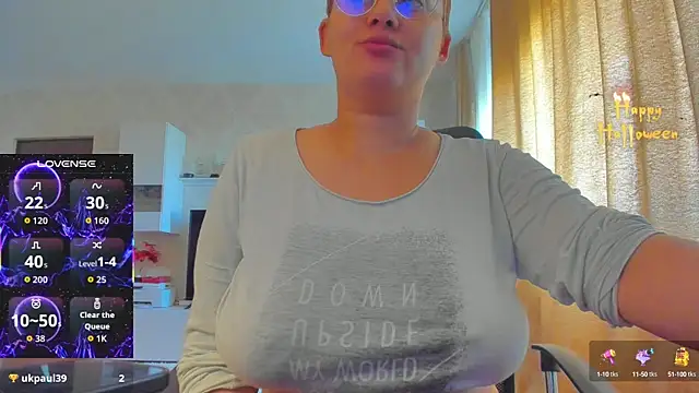 hot evil queen online show from October 19, 7:31 am