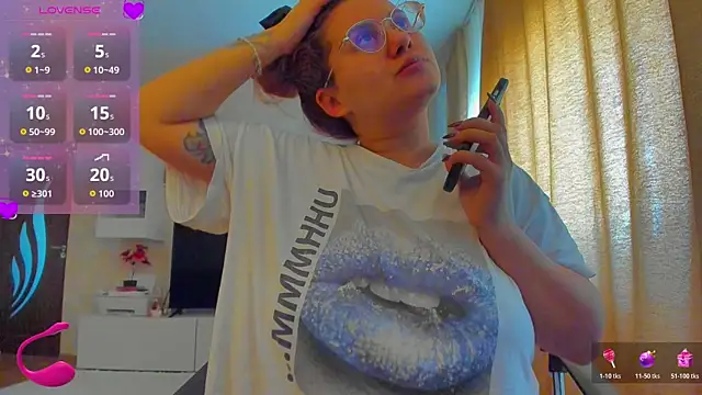 hot evil queen online show from January 14, 9:37 am