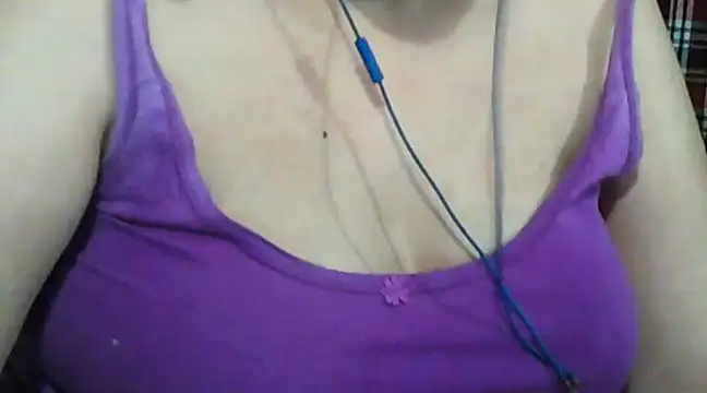 Snapshot of giga-bite chatting on March 6, 5:43 pm giga-bite online show from March 6, 5:43 pm