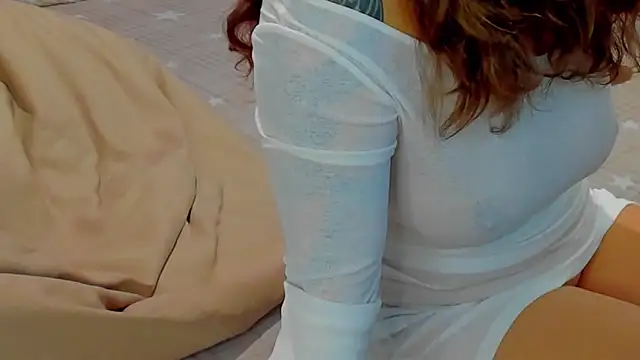 Snapshot of AlmaFancy chatting on February 15, 7:51 am AlmaFancy online show from February 15, 7:51 am