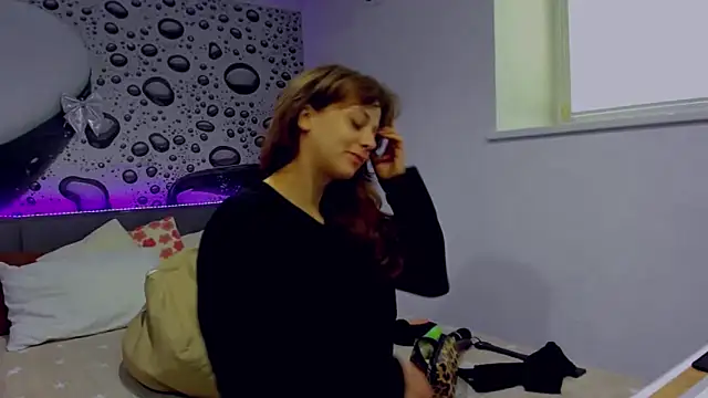 Snapshot of AlmaFancy chatting on February 27, 7:08 am AlmaFancy online show from February 27, 7:08 am